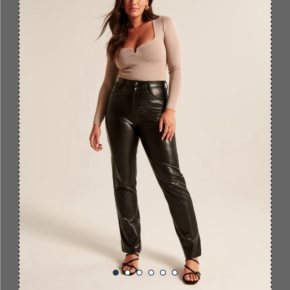 Abercrombie & Fitch Curve Love Vegan Leather 90s Straight Pants - Picture 2 of 4